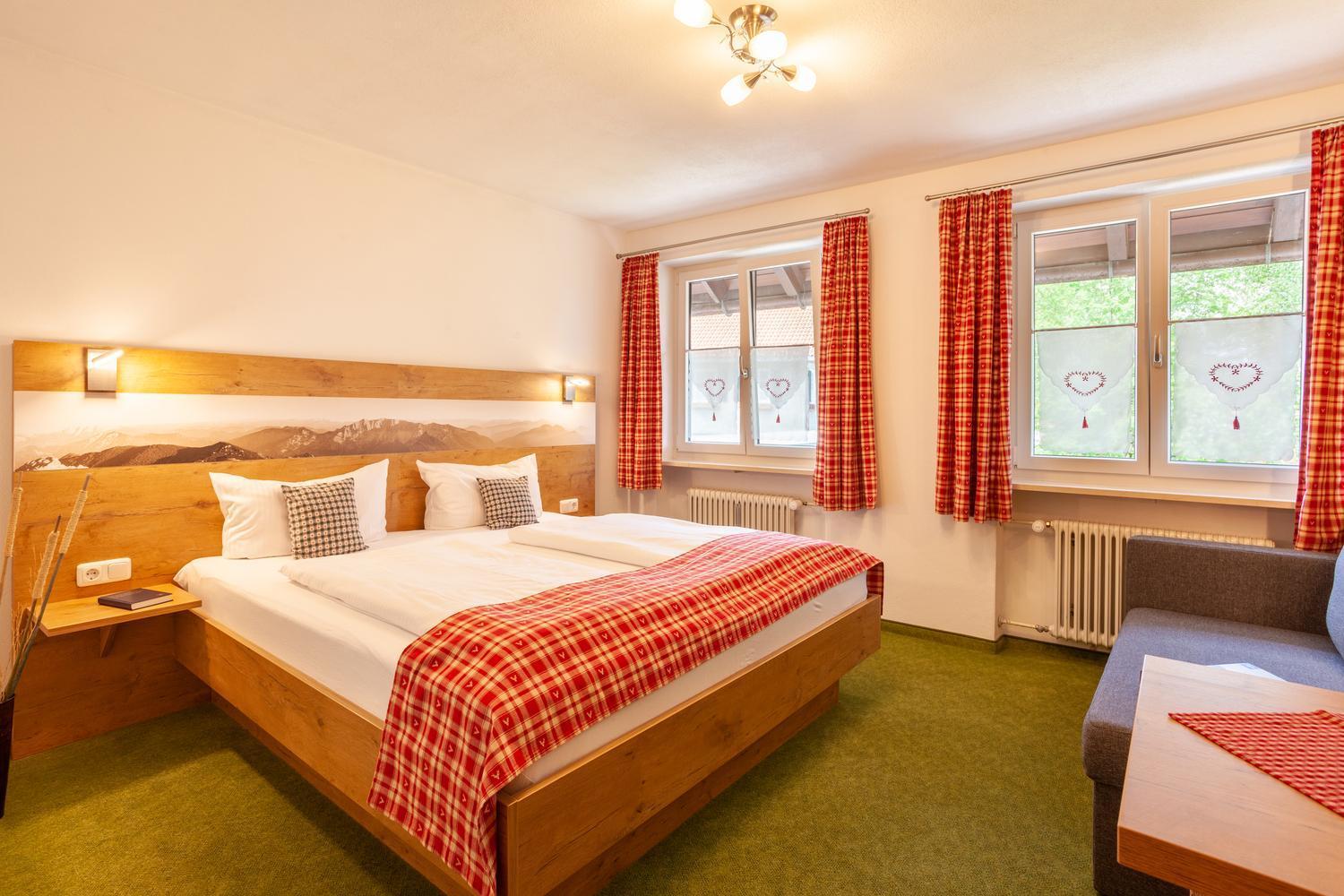 Lustiger Hirsch Hotel Akams