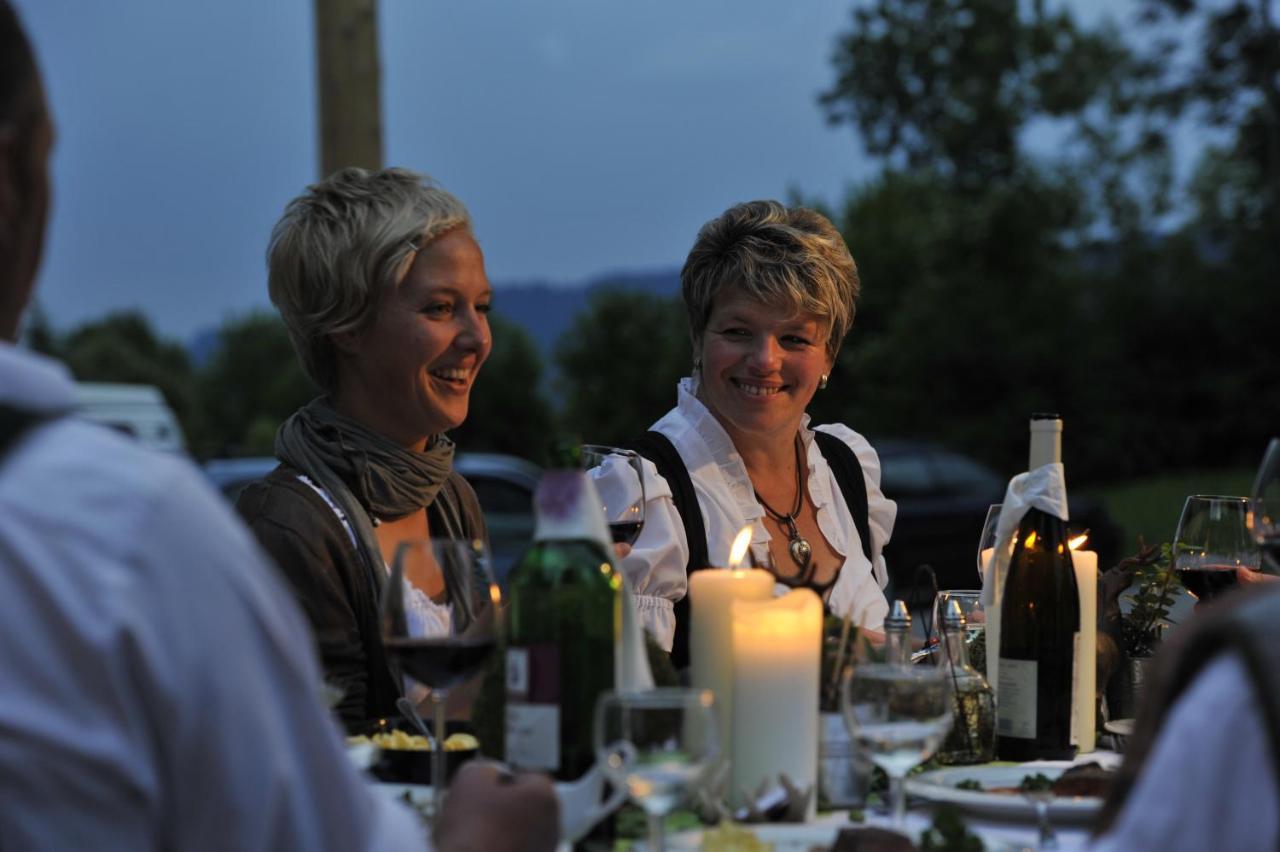 Hotel Lustiger Hirsch Akams