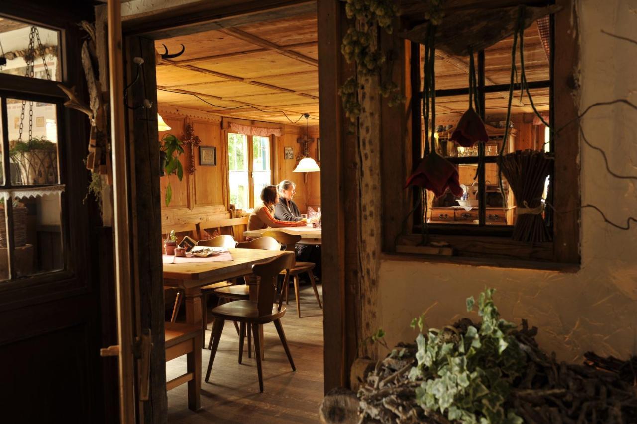 Hotel Lustiger Hirsch 3*