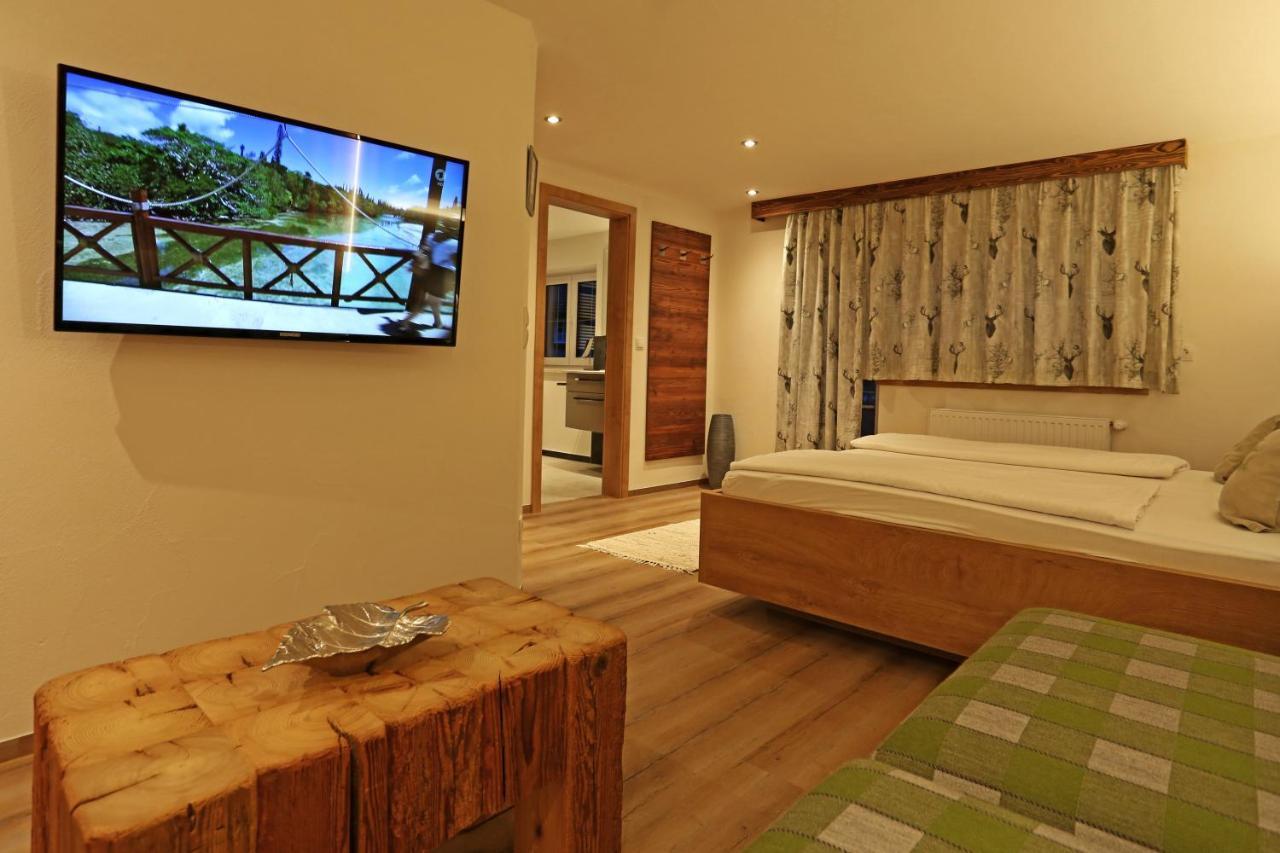 Lustiger Hirsch Hotel Akams